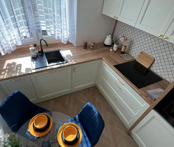 B&w Luxurious In The Heart Of * فروتسواف