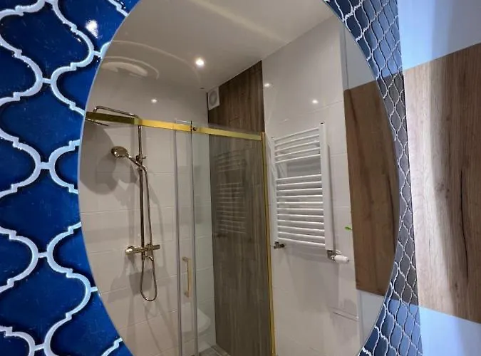 شقة B&w Luxurious In The Heart Of فروتسواف