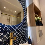 B&w Luxurious In The Heart Of Appartement *