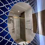 B&w Luxurious In The Heart Of Appartement