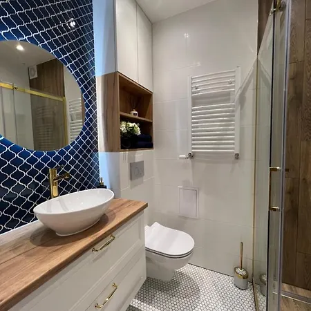 B&w Luxurious In The Heart Of * Breslavia