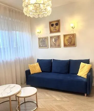 B&w Luxurious In The Heart Of Appartement Wrocław