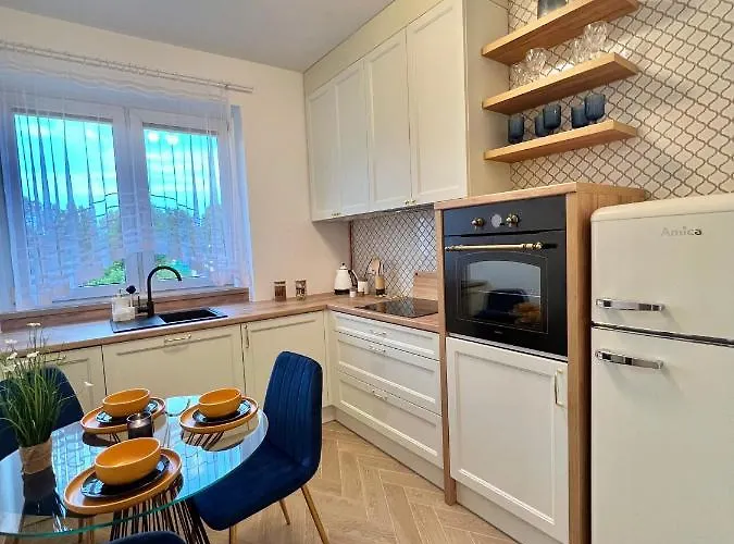 B&w Luxurious In The Heart Of *