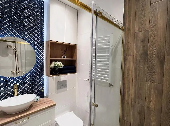 B&w Luxurious In The Heart Of *