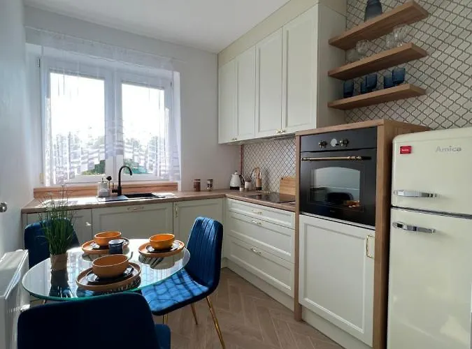 B&w Luxurious In The Heart Of