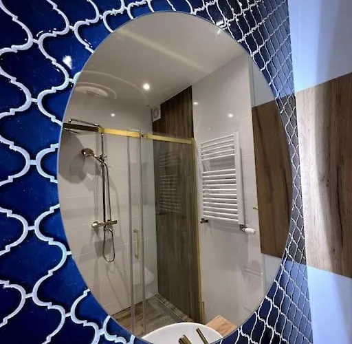 B&w Luxurious In The Heart Of Appartement